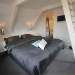 Het Pakhuys 3*