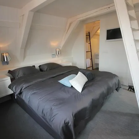 Het Pakhuys 3*